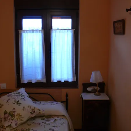 Duquesa De La Conquista De Avila Nyaraló