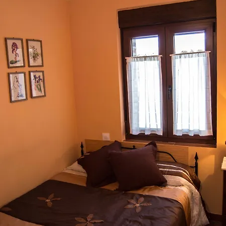 Duquesa De La Conquista De Avila Nyaraló