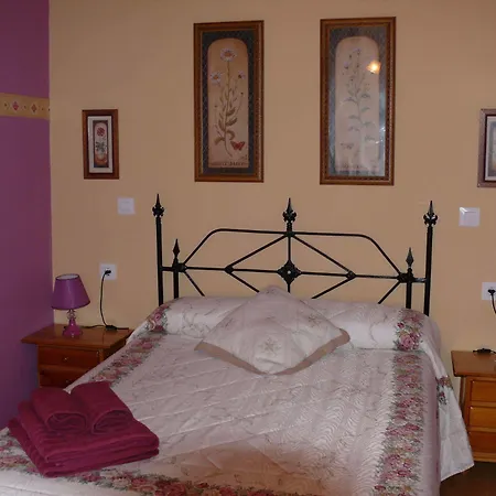Duquesa De La Conquista De Avila Holiday home Vega de Santa Maria